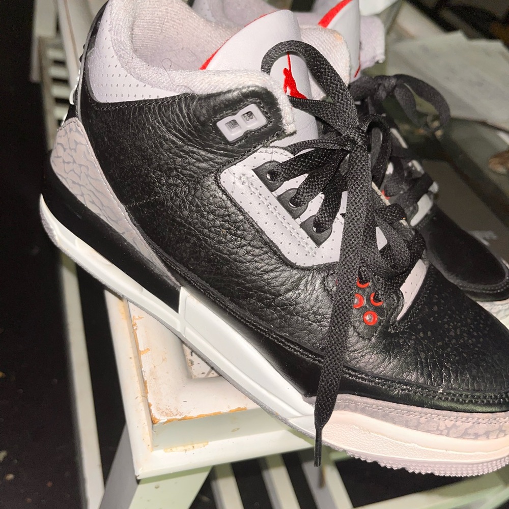 Jordan 3s - Picture 3 of 4